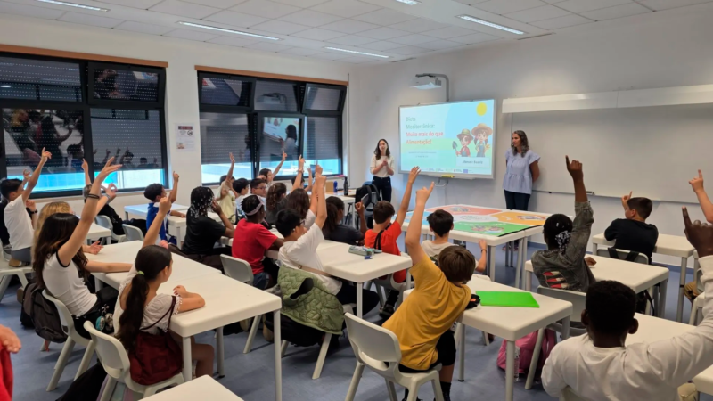 kids-in-portuguese-school-board-game-agriculture-c-portuguese-national-network